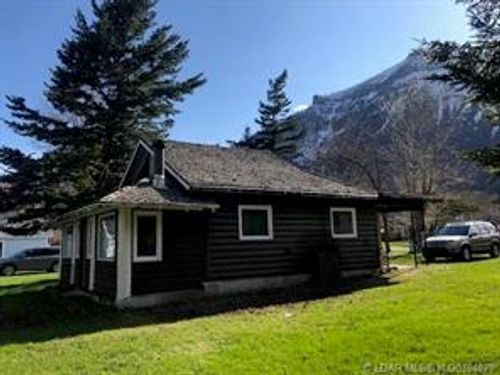 {{alt}} | Card Image