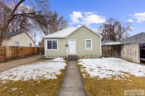 742 12th St, Idaho Falls, ID, 83404-5053 | Card Image