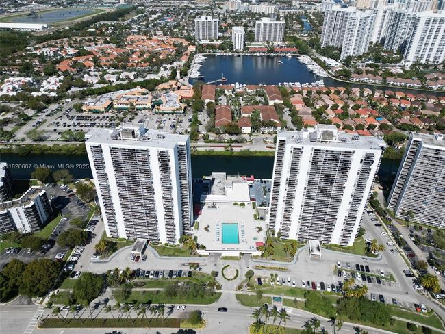 APT-1906 - 3675 N Country Club Dr, Condo with 2 bedrooms, 2 bathrooms and null parking in Aventura FL | Image 25