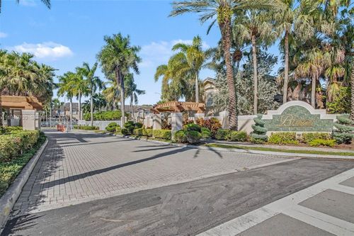 apt-105-5719 Nw 114th Ct, Doral, FL, 33178-3896 | Card Image