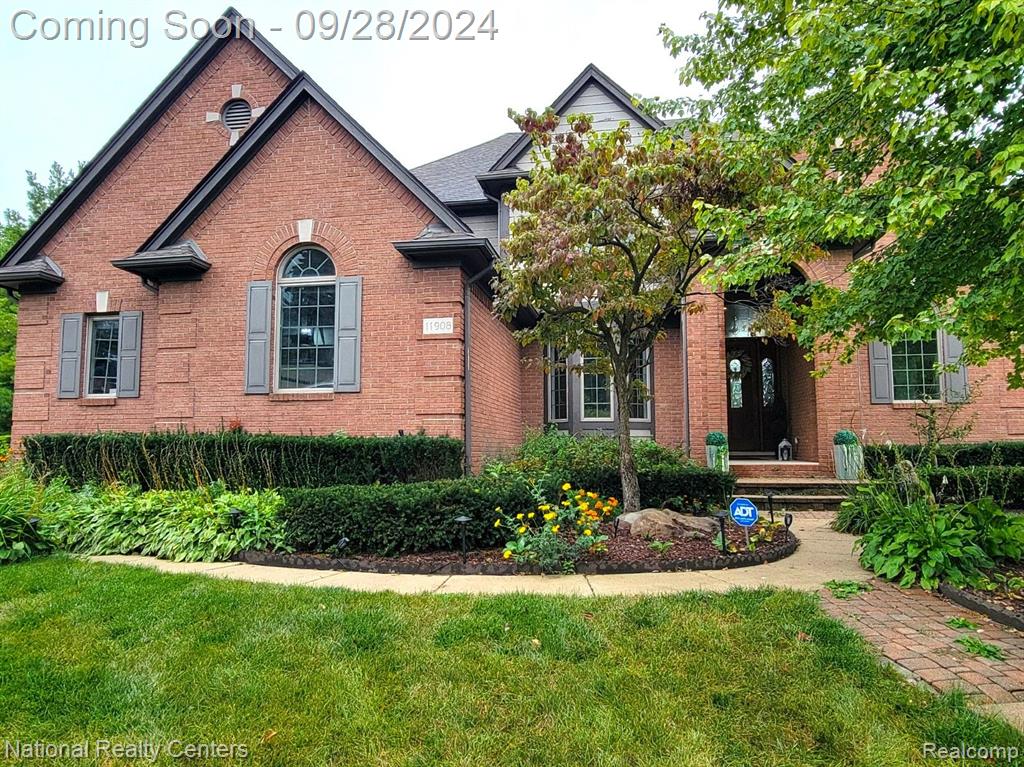 Cedarwood Dr, Shelby Township, MI 48315