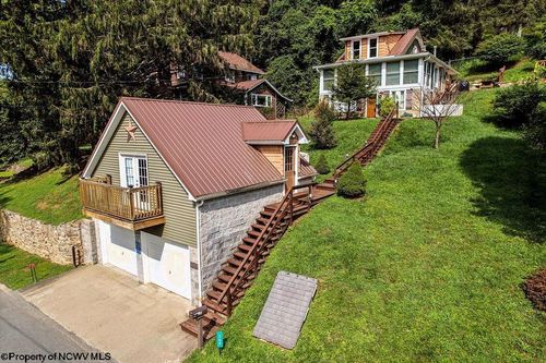 360 Lake Floyd Cir, Bristol, WV, 26426-7380 | Card Image