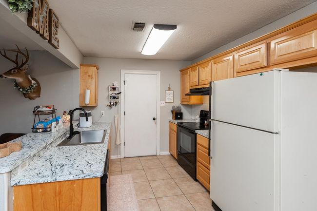2467 Buchannon Rd, House other with 3 bedrooms, 2 bathrooms and null parking in Silsbee TX | Image 5