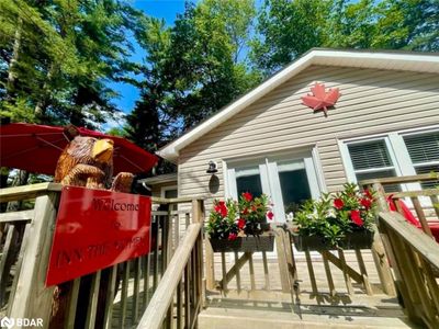 886 Muskoka Road 10, House other with 2 bedrooms, 1 bathrooms and 5 parking in Port Sydney ON | Image 2