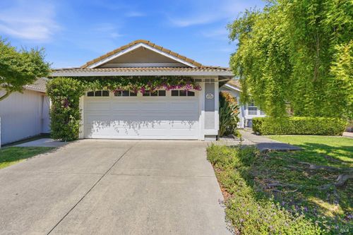 116 Banff Way, Petaluma, CA, 94954-1522 | Card Image