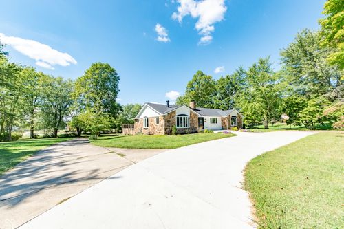 3532 Shoshonee Dr, Columbus, IN, 47203-2520 | Card Image