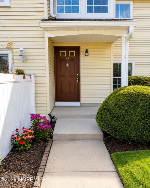 35 Powell Ct, Hightstown, NJ, 08520-3015 | Card Image