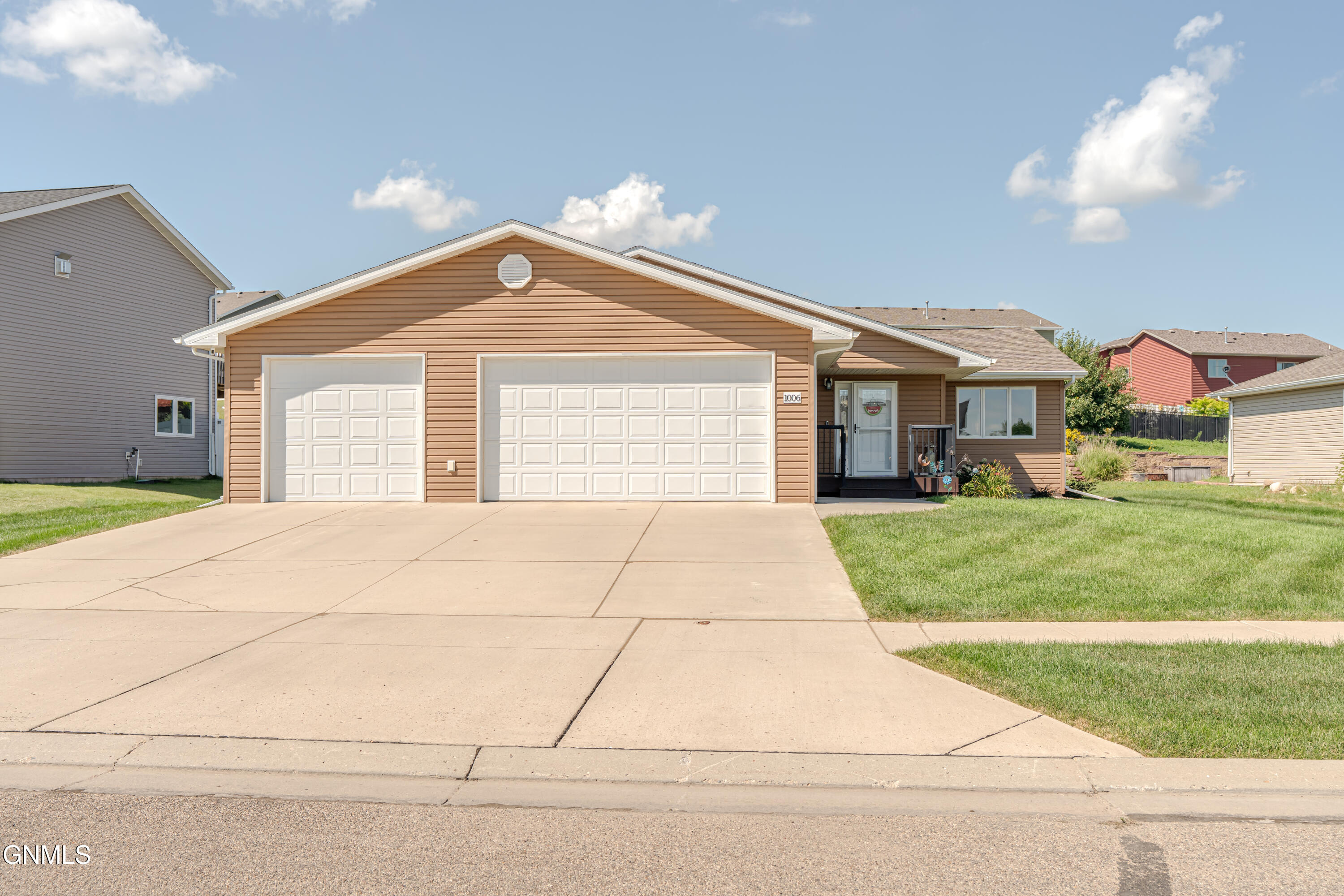 1006 Calvert Dr, For Sale in Bismarck - eXp Realty