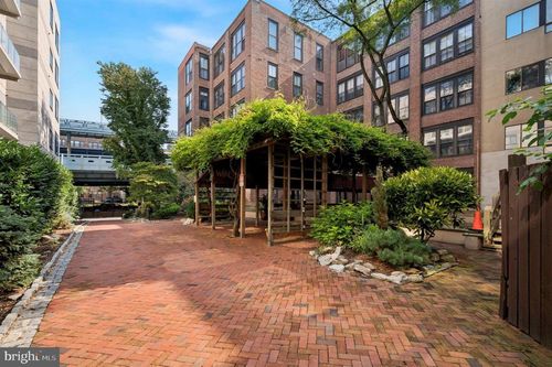 apt-202-301 Race St, PHILADELPHIA, PA, 19106-1843 | Card Image