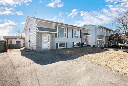 32 Contessa Crt, Lower Sackville, NS, B4C3W3 | Card Image