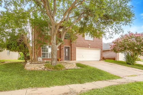 2924 Timber Creek Trl, Fort Worth, TX, 76118-7317 | Card Image