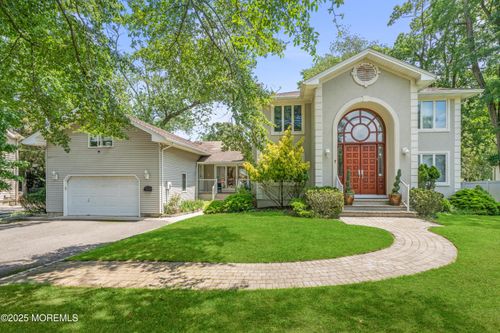 7 Wallace Ave, Oakhurst, NJ, 07755-1211 | Card Image