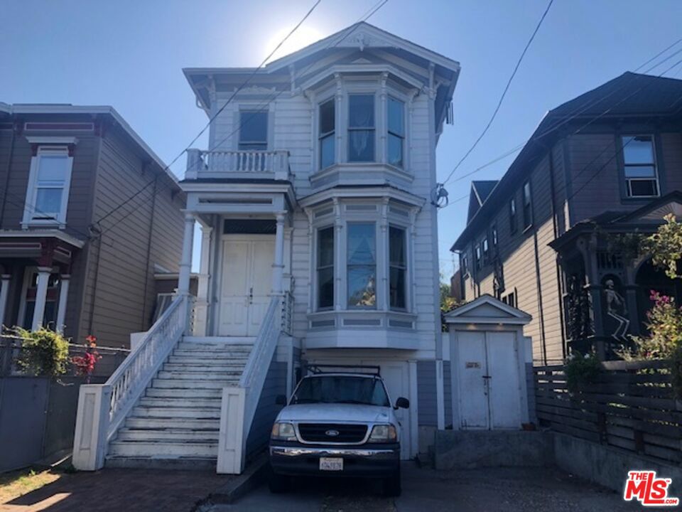 Residential Income in Oakland