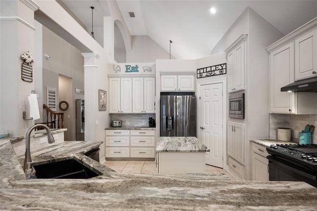 29518 Timber Trail St, House other with 5 bedrooms, 4 bathrooms and 2 parking in Spring TX | Image 21