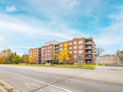 104-300 Keats Way, Waterloo, ON, N2L6E6 | Card Image