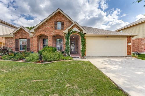 633 Bent Oak Dr, Fort Worth, TX, 76131-4231 | Card Image