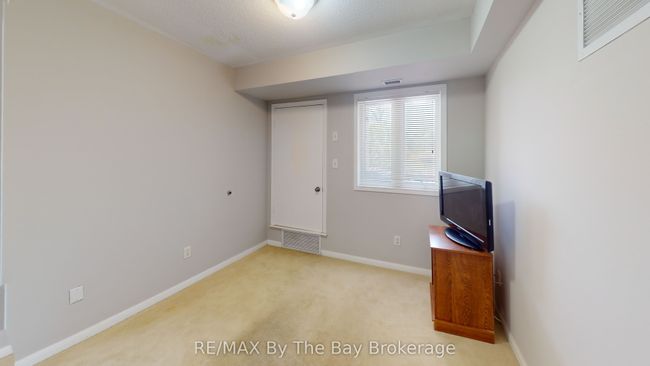 211 - 16 Westbury Rd, Condo with 2 bedrooms, 2 bathrooms and 1 parking in Wasaga Beach ON | Image 28