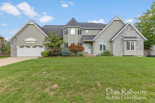 5391 Ticonderoga Dr Se, Kentwood, MI, 49508-6345 | Card Image