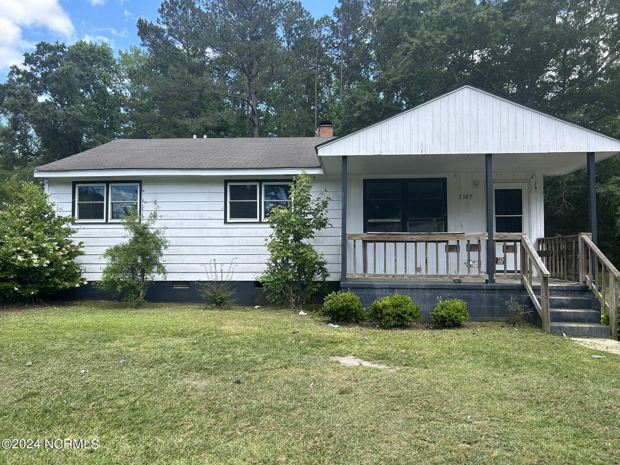 Hyman Ave, Kinston, NC 28501