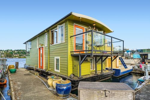 26-2040 Westlake Ave N, Seattle, WA, 98109-2765 | Card Image