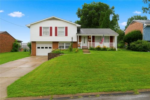 203 Mcwilliams Dr, Natrona Heights, PA, 15065-2318 | Card Image