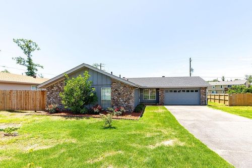 5 Cherry Valley Dr, Little Rock, AR, 72211-1809 | Card Image