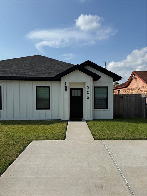 b-205 Bolden St, Houston, TX, 77029-4837 | Card Image