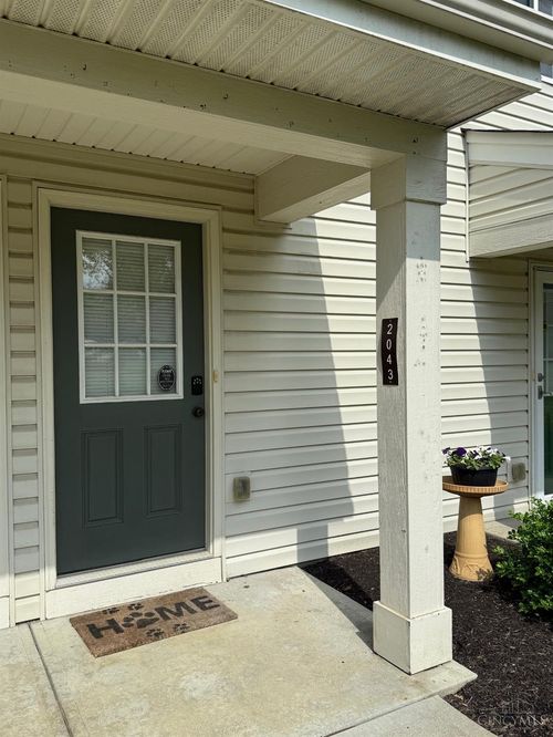2043 Commons Cir, Batavia, OH, 45103-7119 | Card Image
