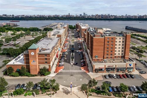 3117 City Pl, Edgewater, NJ, 07020-3148 | Card Image