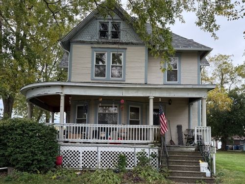 201 N Meadow St, Grant Park, IL, 60940-7074 | Card Image