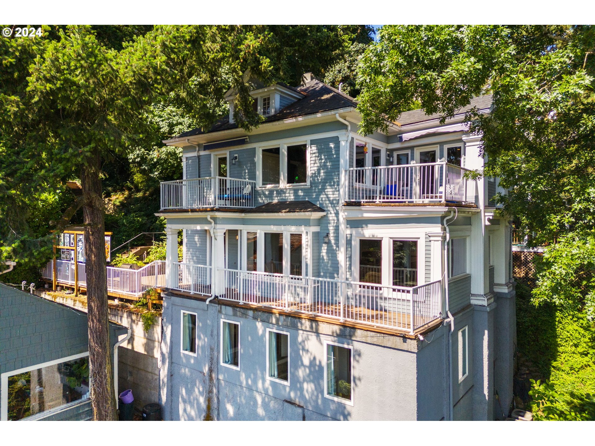 College St, Portland, OR 97201