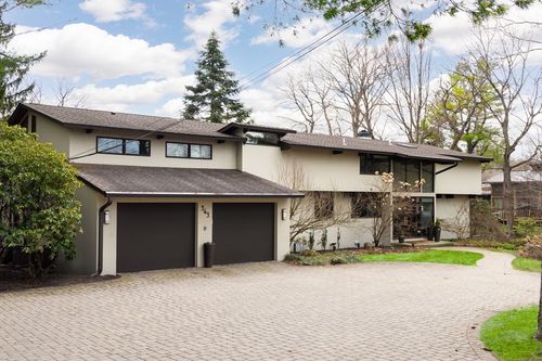 363 Brookline St, Newton, MA, 02459-3151 | Card Image