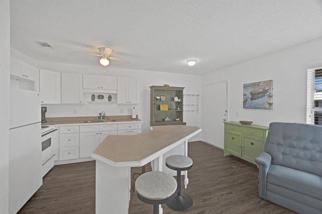 9 - 2929 Se Ocean Blvd, Condo with 2 bedrooms, 2 bathrooms and null parking in Stuart FL | Image 7