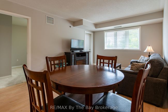 211 - 16 Westbury Rd, Condo with 2 bedrooms, 2 bathrooms and 1 parking in Wasaga Beach ON | Image 8