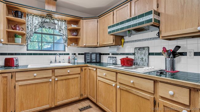 37001 Us Highway 70, House other with 2 bedrooms, 2 bathrooms and null parking in Bennington OK | Image 15
