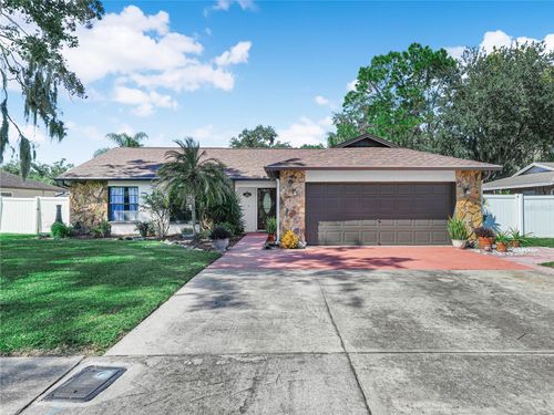812 Sandalwood Dr, PLANT CITY, FL, 33563-8912 | Card Image