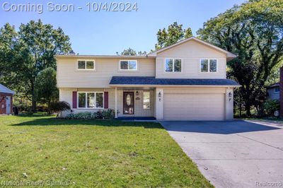 8469 Concord Road, Home with 4 bedrooms, 2 bathrooms and null parking in Grosse Ile Twp MI | Image 1