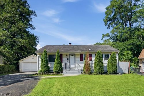77 Deborah Ct, Plainfield, NJ, 07062-1202 | Card Image