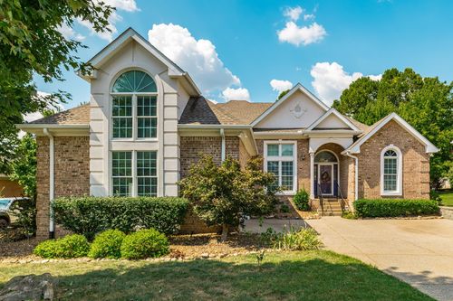 150 Stonebrook Ln, Hendersonville, TN, 37075-8857 | Card Image