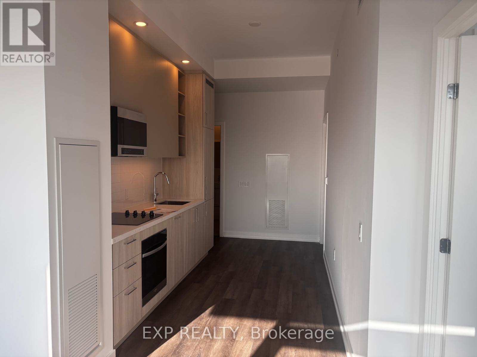 Residential Lease in Vaughan (Vaughan Corporate Centre) 2