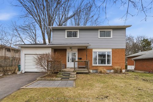 24 Austin St, Trenton, ON, K8V1Z4 | Card Image