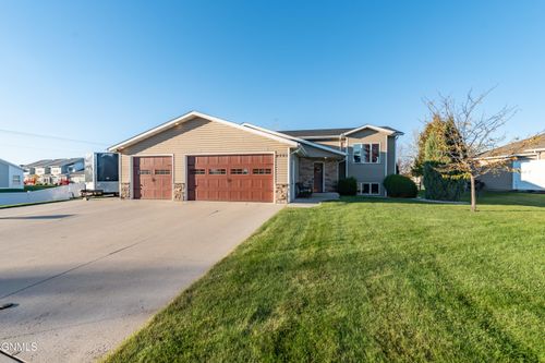 4139 Bayport Pl Se, Mandan, ND, 58554-6318 | Card Image