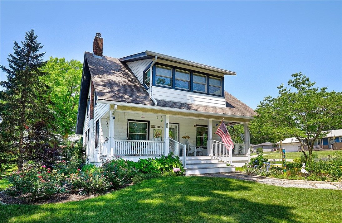8th St, Carlisle, IA 50047