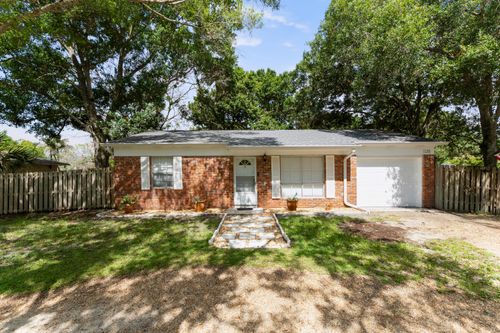 1135 38th Ave, Vero Beach, FL, 32960-4063 | Card Image