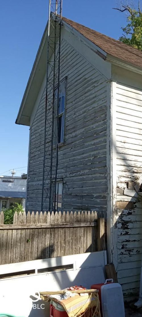 32 N Main St, Bloomingdale, IN, 47832-8001 | Card Image