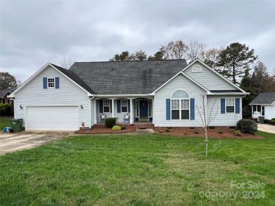 125 Silver Birch Lane, House other with 3 bedrooms, 2 bathrooms and null parking in Mount Holly NC | Image 1