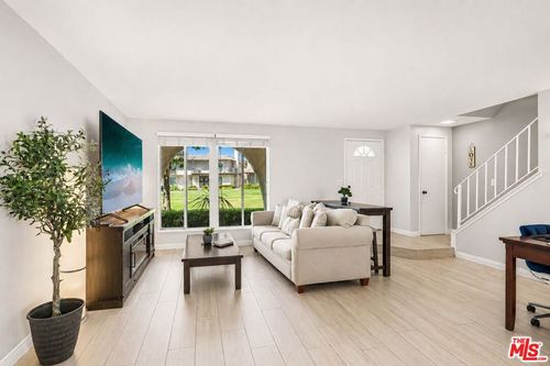 24249 La Glorita Cir, Newhall, CA, 91321-2303 | Card Image