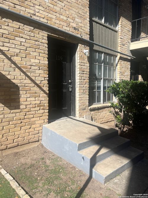 apt-119-6611 Southpoint St, San Antonio, TX, 78229-4740 | Card Image