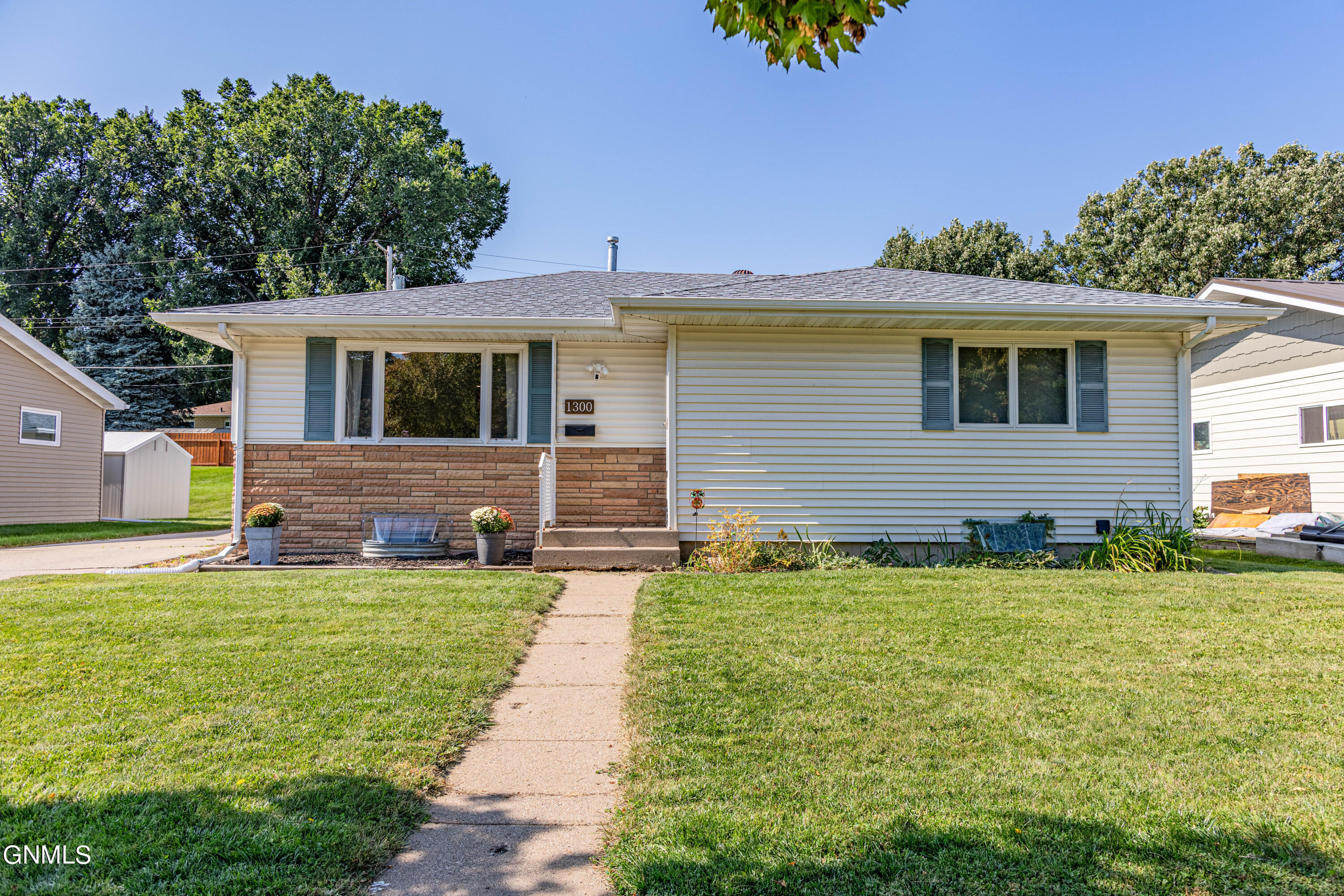 Meredith Dr, Bismarck, ND 58501