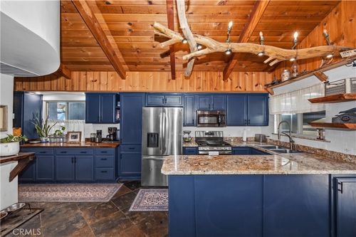 521 Fir Drive, Green Valley Lake, CA, 92341 | Card Image